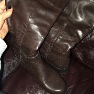 Very cute brown boots